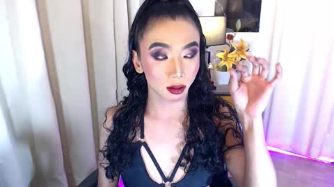 michaelagoddess online show from November 30, 2025, 5:06 pm