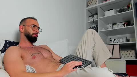 MichaelEvansx online show from December 2, 2024, 11:18 pm