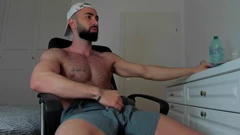 Snapshot of michaelevansx chatting on February 16, 2026, 10:33 am MichaelEvansx online show from February 16, 2026, 10:33 am