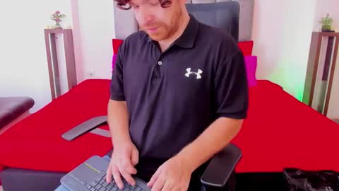Michael  Contenido explcito online show from October 18, 2025, 8:53 pm