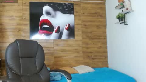 Snapshot of michaelkoiv chatting on December 15, 2025, 12:20 pm michaelkoiv online show from December 15, 2025, 12:20 pm