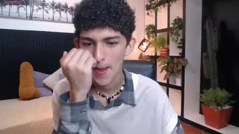 michaelkoiv online show from December 17, 2025, 12:33 pm