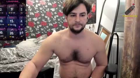 Snapshot of michaelragnar90 chatting on January 15, 2025, 9:35 am michaelragnar90 online show from January 15, 2025, 9:35 am