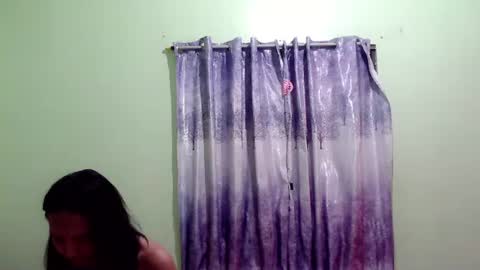 My name is Kel 18. 53 short and petite... online show from December 19, 2024, 10:24 am