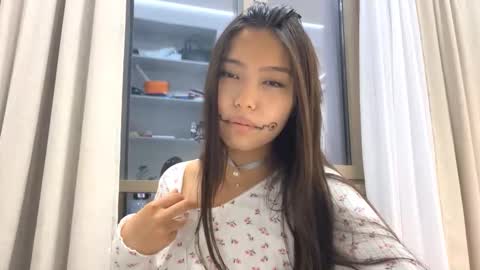 Snapshot of michalkandoll chatting on November 1, 2025, 8:22 pm Aidaxo online show from November 1, 2025, 8:22 pm