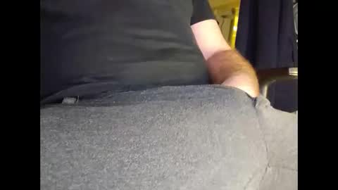 Snapshot of michel963 chatting on November 25, 2025, 2:33 am Michel online show from November 25, 2025, 2:33 am