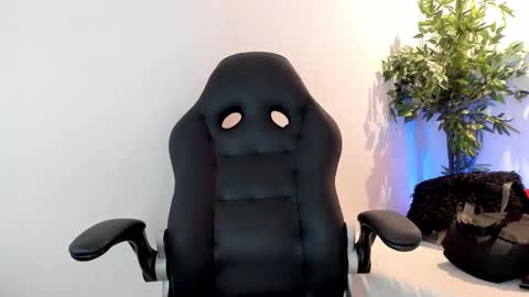 Snapshot of michel_lopez18 chatting on September 19, 2025, 11:11 am michel_lopez18 online show from September 19, 2025, 11:11 am