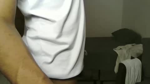 Snapshot of micheldelatorre69 chatting on September 24, 2025, 7:39 pm MichelandDavid online show from September 24, 2025, 7:39 pm