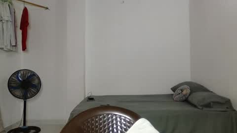 Snapshot of micheldelatorre69 chatting on December 17, 2025, 6:58 pm MichelandDavid online show from December 17, 2025, 6:58 pm