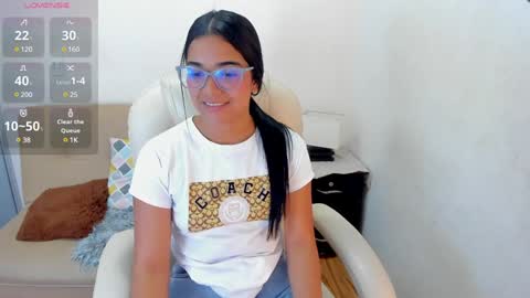Snapshot of michell_montoya chatting on January 18, 2025, 6:53 pm Michell online show from January 18, 2025, 6:53 pm
