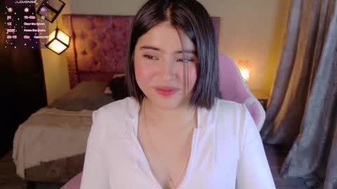 michell_petty01 online show from October 8, 2025, 3:04 am