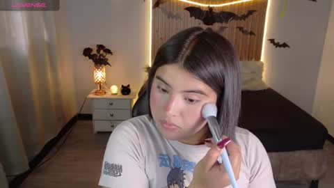 michell_petty01 online show from October 15, 2025, 4:51 pm