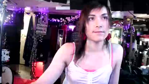 michelle_flowers online show from November 11, 2025, 3:17 am