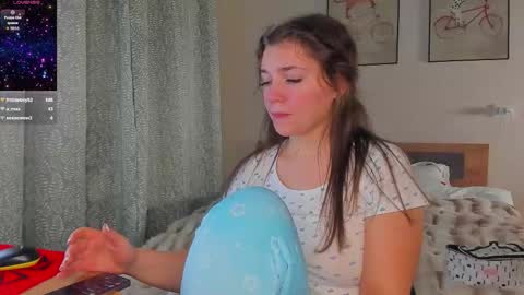 Michelle online show from October 21, 2025, 3:46 pm