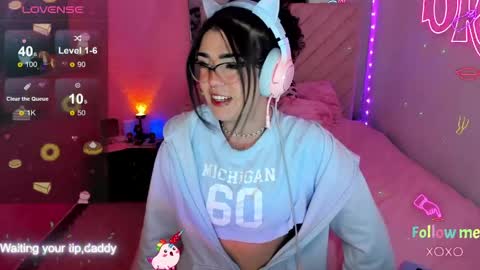 Snapshot of michellevanss22 chatting on April 23, 2026, 4:57 am online show from April 23, 2026, 4:57 am