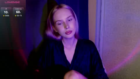 Snapshot of michellevelour chatting on May 20, 2026, 5:30 pm Michelle online show from May 20, 2026, 5:30 pm