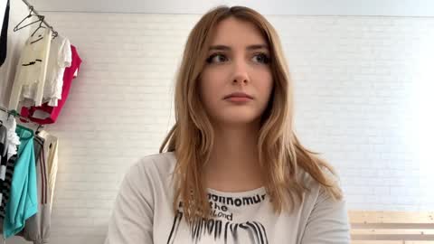 Jenny online show from April 10, 2026, 9:14 am