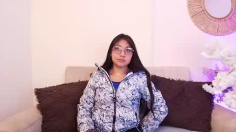 Snapshot of michellnight_ chatting on June 18, 2026, 8:03 am Michel online show from June 18, 2026, 8:03 am