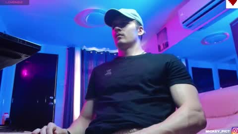 Mickey online show from November 8, 2025, 1:39 am