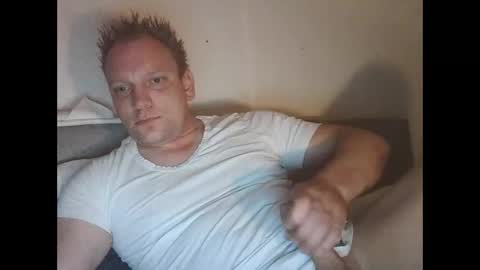 mickkxl online show from November 24, 2025, 12:27 pm