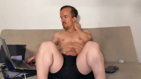 Aaron online show from March 10, 2026, 2:38 am