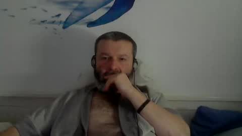 Snapshot of midhir chatting on February 24, 2025, 9:41 pm kike online show from February 24, 2025, 9:41 pm