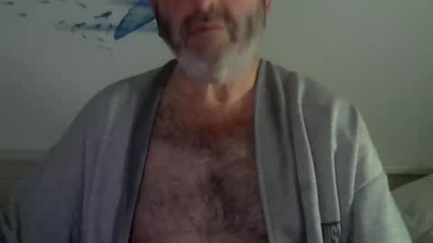 Snapshot of midhir chatting on March 7, 2025, 4:00 pm kike online show from March 7, 2025, 4:00 pm