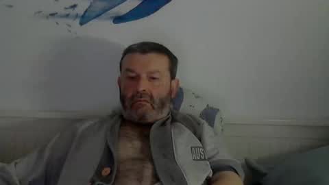 Snapshot of midhir chatting on March 9, 2025, 6:32 pm kike online show from March 9, 2025, 6:32 pm