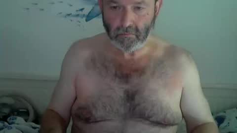 Snapshot of midhir chatting on October 2, 2025, 1:40 pm kike online show from October 2, 2025, 1:40 pm