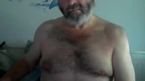 Snapshot of midhir chatting on October 13, 2025, 4:40 pm kike online show from October 13, 2025, 4:40 pm