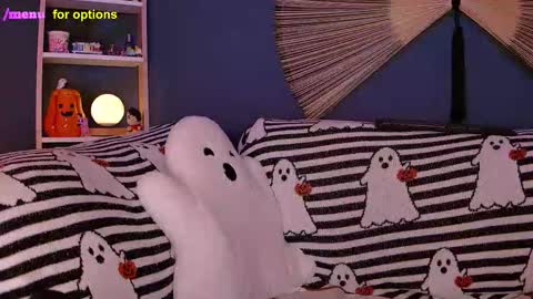 Snapshot of midnight__muse chatting on October 24, 2025, 4:31 am Rain online show from October 24, 2025, 4:31 am