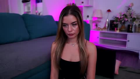 Snapshot of midnight_seduction chatting on November 5, 2025, 7:36 pm Alice online show from November 5, 2025, 7:36 pm