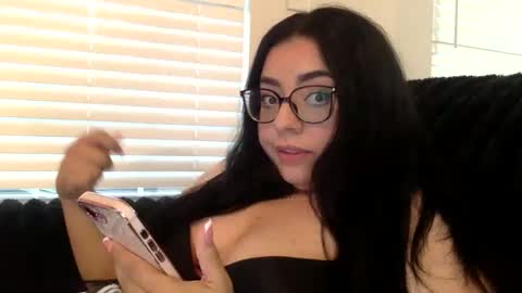 Snapshot of midnightbruja111 chatting on December 1, 2025, 7:30 pm midnightbruja111 online show from December 1, 2025, 7:30 pm
