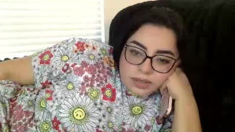 Snapshot of midnightbruja111 chatting on December 4, 2025, 8:17 pm midnightbruja111 online show from December 4, 2025, 8:17 pm