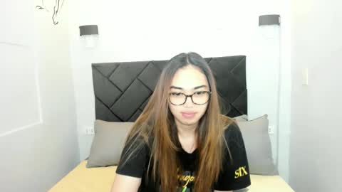 Bunny 3 online show from December 8, 2024, 2:52 pm