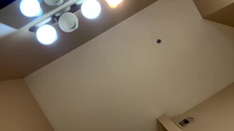 Snapshot of midnightcouple00 chatting on November 12, 2025, 11:32 am SexyLatinaCouple online show from November 12, 2025, 11:32 am