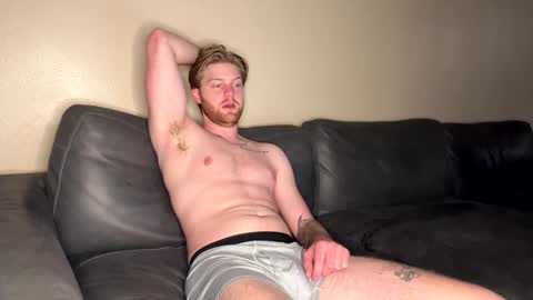 Snapshot of midnightcouple00 chatting on December 1, 2025, 4:17 am SexyLatinaCouple online show from December 1, 2025, 4:17 am