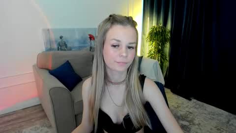 Snapshot of midnighteaura chatting on May 20, 2026, 11:27 am midnighteaura online show from May 20, 2026, 11:27 am