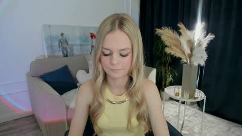 Snapshot of midnighteaura chatting on June 1, 2026, 7:26 pm midnighteaura online show from June 1, 2026, 7:26 pm