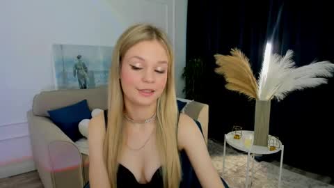 Snapshot of midnighteaura chatting on June 4, 2026, 11:27 am midnighteaura online show from June 4, 2026, 11:27 am