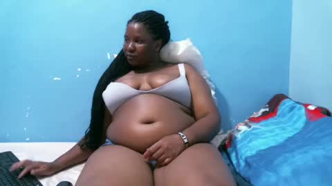 Snapshot of midnightkady chatting on April 18, 2026, 7:07 pm Caddy online show from April 18, 2026, 7:07 pm