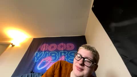 midnightmochi2 online show from April 25, 2026, 1:41 pm
