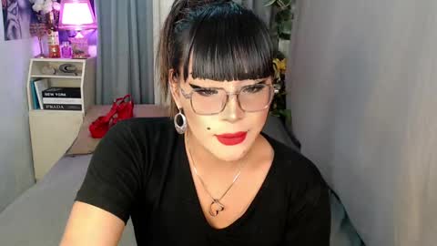 Snapshot of midnightraven27 chatting on January 20, 2025, 2:11 am  Dont forget to follow online show from January 20, 2025, 2:11 am