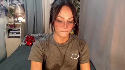 Snapshot of midnightraven27 chatting on September 20, 2025, 10:27 am  Dont forget to follow online show from September 20, 2025, 10:27 am