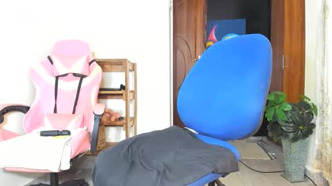 lydia follow me on ig at shortgirl 406 online show from December 17, 2025, 9:26 am