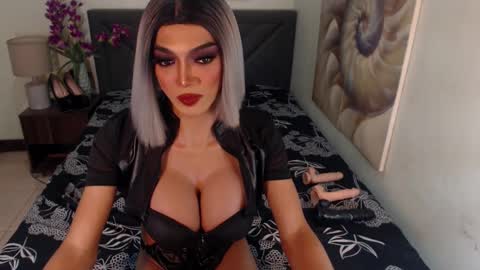 Snapshot of midnightscentxx chatting on December 28, 2024, 11:19 am KATE online show from December 28, 2024, 11:19 am