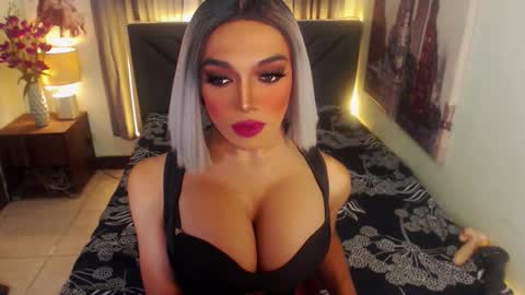 Snapshot of midnightscentxx chatting on September 12, 2025, 7:41 am KATE online show from September 12, 2025, 7:41 am