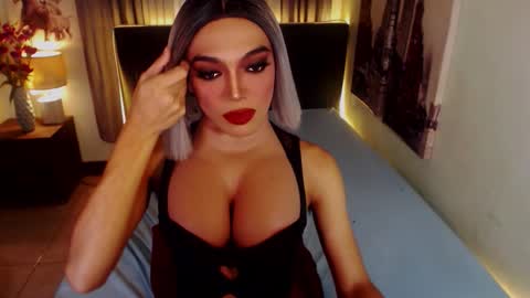 Snapshot of midnightscentxx chatting on September 23, 2025, 5:32 am KATE online show from September 23, 2025, 5:32 am