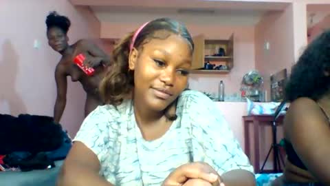 Snapshot of midnightt_tease chatting on February 2, 2026, 7:18 am midnightt_tease online show from February 2, 2026, 7:18 am