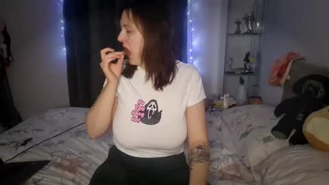 Snapshot of midnightwitchx chatting on November 3, 2025, 2:51 pm Midnight online show from November 3, 2025, 2:51 pm